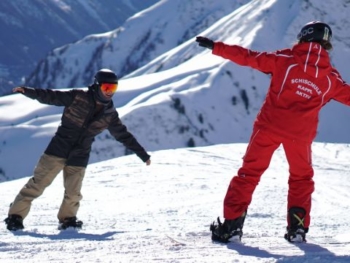 Gruppenkurs Snowboard für Erwachsene bei der Skischule Kappl