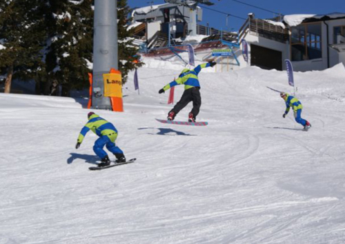 Snowboardkurse, Gruppenkurs, Skischule Mali, Snowboard, Mogasi